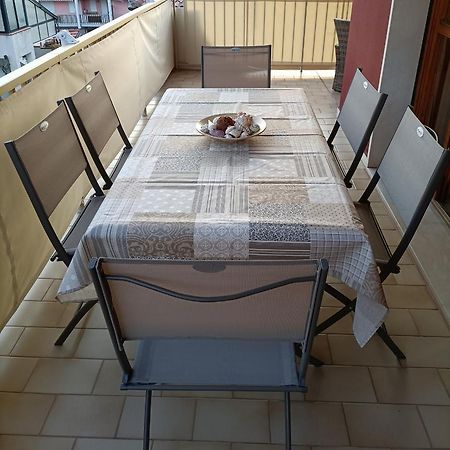 Ferienwohnung Casa A Un Passo Dal Mare Ventimiglia Exterior foto